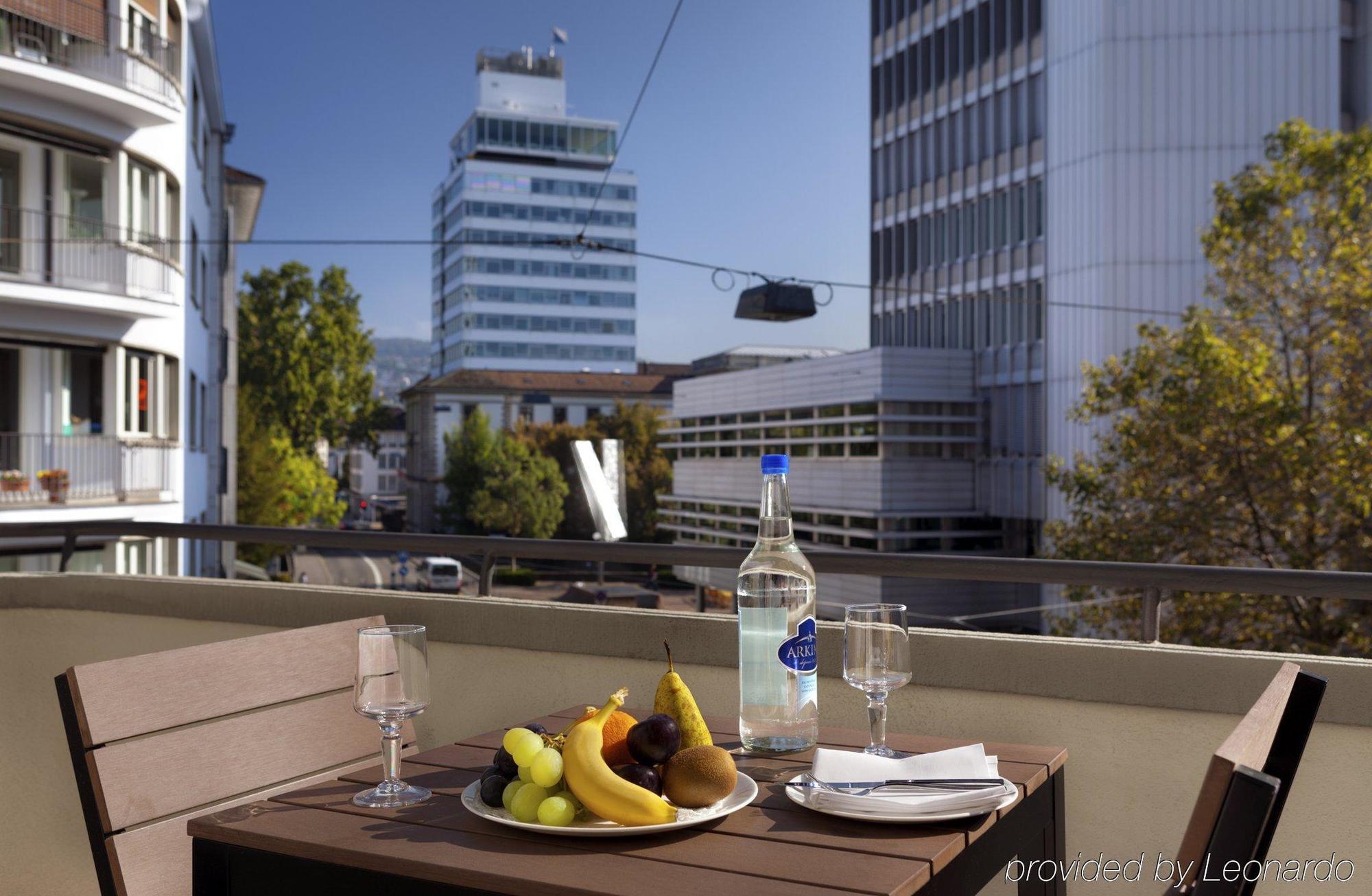 Stay2Night Bs Zürich Exteriör bild