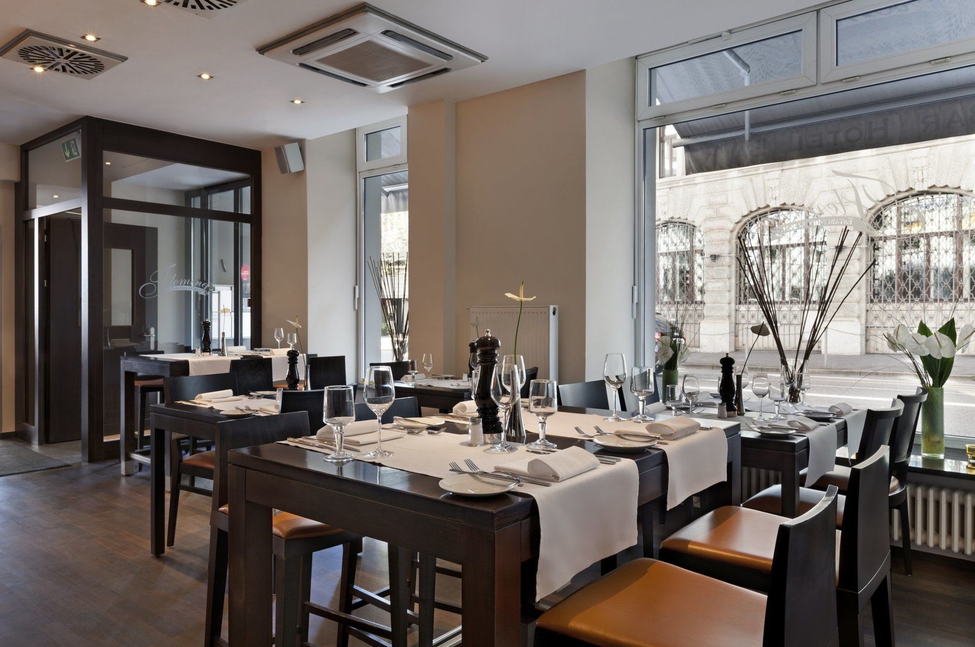 Stay2Night Bs Zürich Restaurang bild