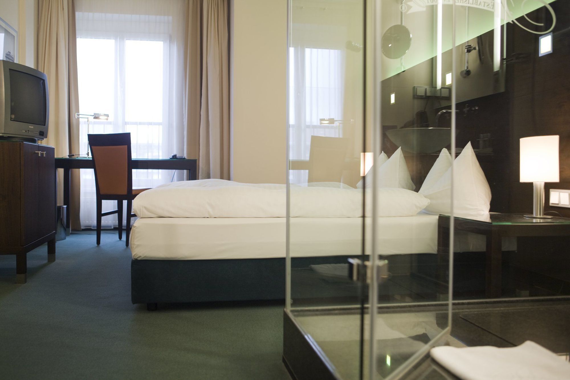 Stay2Night Bs Zürich Rum bild