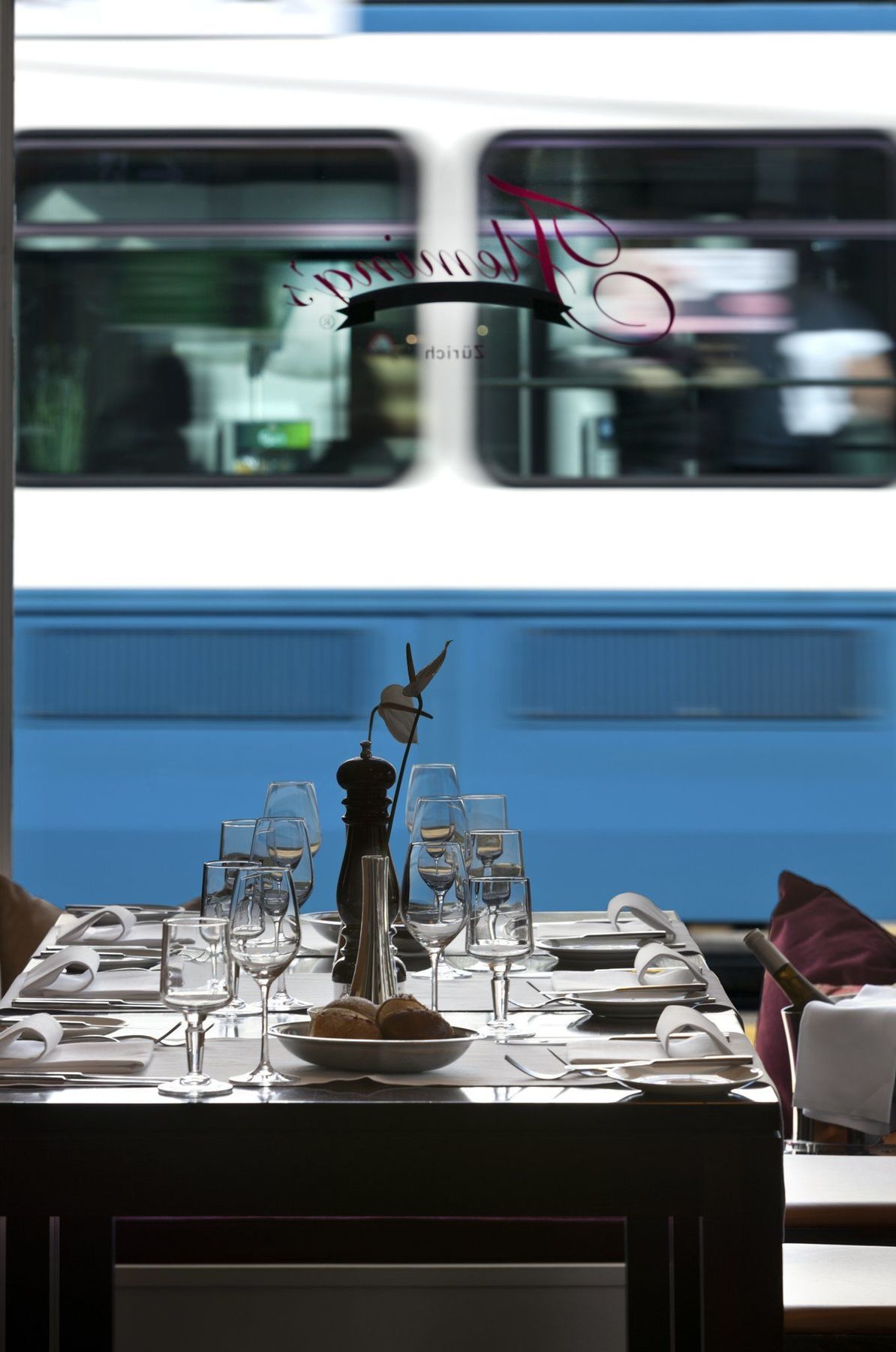 Stay2Night Bs Zürich Restaurang bild